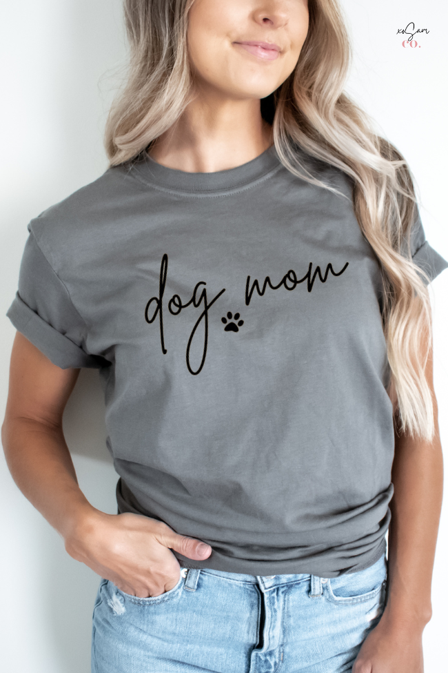 Dog Mom Graphic Tee